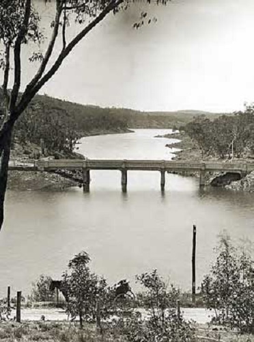 Photo Chain of Ponds Bridge